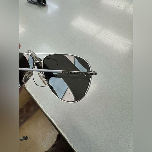 Marc by Marc Jacob’s Sunglasses - Picture 6 of 10